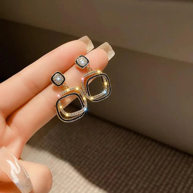 Silver Square Crystal Stud Earrings β¨π #HighEndFashionElevate your ear game with our Silver Square Crystal Stud Earrings β a dazzling testament to #HighEndFashion. Crafted with precision and adorned with sparkling crystSHOP ALL I WANTShop All I WantSilver Square Crystal Stud Earrings