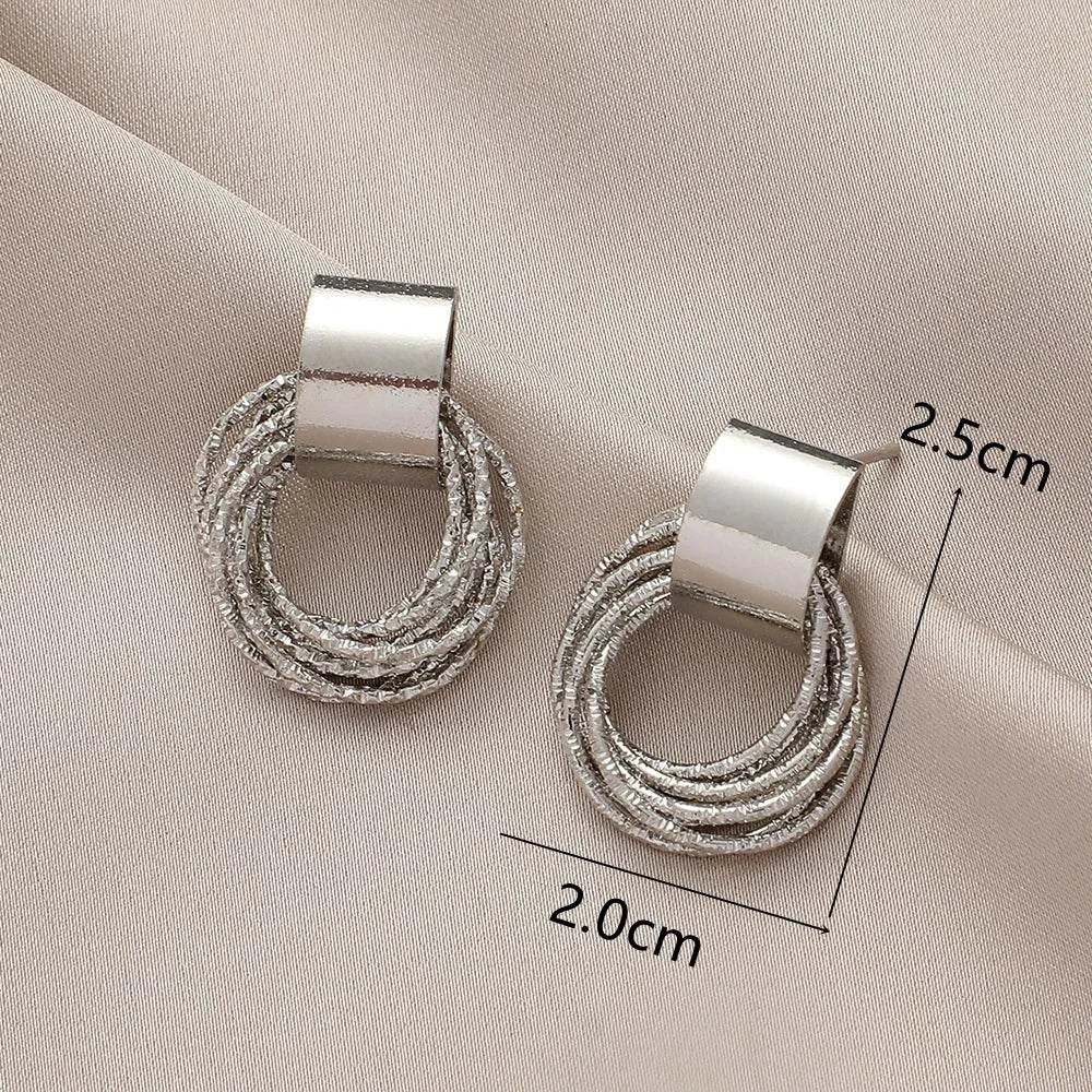 Retro Gold Circle Stud Earrings β¨π #KoreanFashionElevate your elegance with our Retro Gold Circle Stud Earrings β a timeless blend of sophistication and #KoreanFashion. These earrings are a graceful addition to youSHOP ALL I WANTShop All I WantRetro Gold Circle Stud Earrings