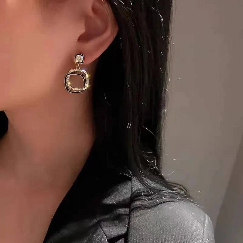 Silver Square Crystal Stud Earrings β¨π #HighEndFashionElevate your ear game with our Silver Square Crystal Stud Earrings β a dazzling testament to #HighEndFashion. Crafted with precision and adorned with sparkling crystSHOP ALL I WANTShop All I WantSilver Square Crystal Stud Earrings