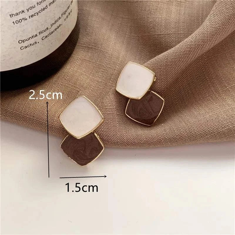 Retro Gold Circle Stud Earrings β¨π #KoreanFashionElevate your elegance with our Retro Gold Circle Stud Earrings β a timeless blend of sophistication and #KoreanFashion. These earrings are a graceful addition to youSHOP ALL I WANTShop All I WantRetro Gold Circle Stud Earrings