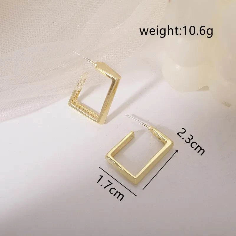 Retro Gold Circle Stud Earrings β¨π #KoreanFashionElevate your elegance with our Retro Gold Circle Stud Earrings β a timeless blend of sophistication and #KoreanFashion. These earrings are a graceful addition to youSHOP ALL I WANTShop All I WantRetro Gold Circle Stud Earrings