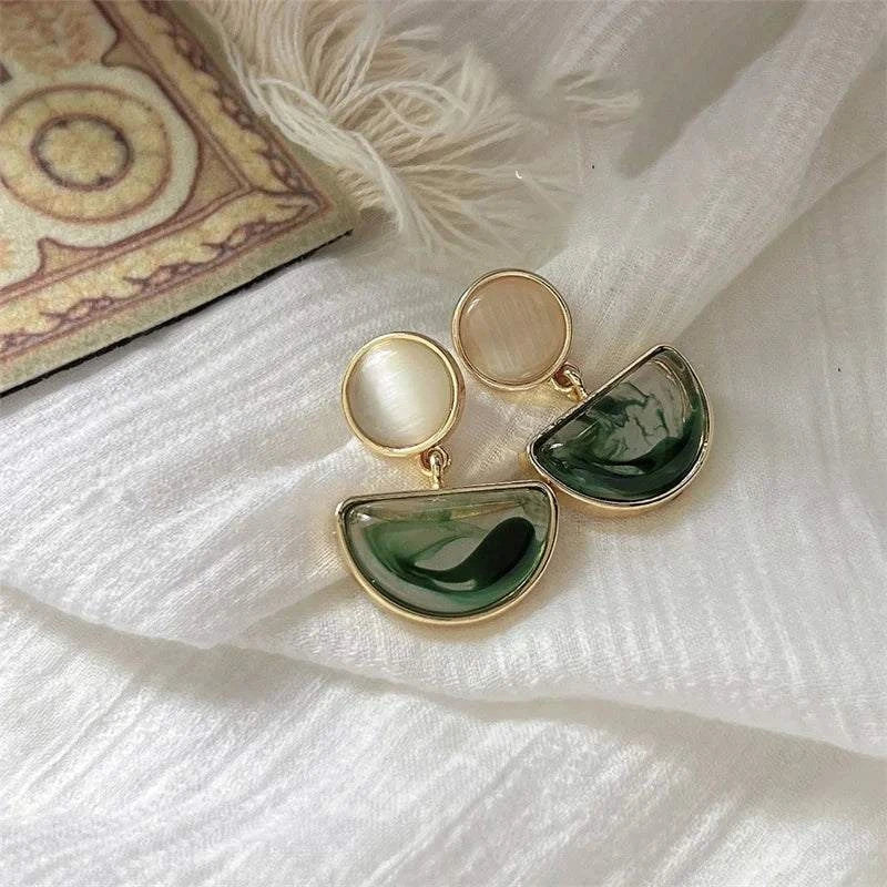 French Gold Pearl Earrings ๐ธ #KoreanFashionIntroducing our French Gold Pearl Earrings โ a harmonious blend of French sophistication and Korean fashion finesse. These earrings transcend cultural boundaries, ofSHOP ALL I WANTShop All I WantFrench Gold Pearl Earrings