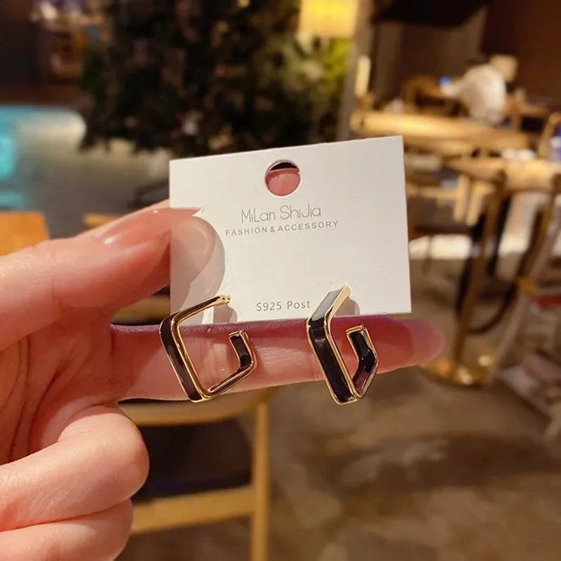 Retro Gold Circle Stud Earrings β¨π #KoreanFashionElevate your elegance with our Retro Gold Circle Stud Earrings β a timeless blend of sophistication and #KoreanFashion. These earrings are a graceful addition to youSHOP ALL I WANTShop All I WantRetro Gold Circle Stud Earrings