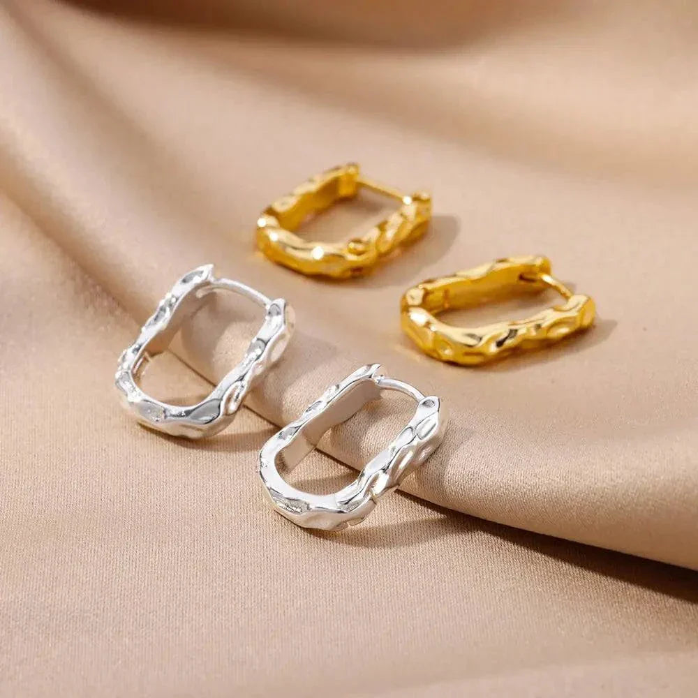 Shop All I WantU-Shaped Square Hoop Earrings 🔲💫 #AestheticJewelryIntroducing our U-Shaped Square Hoop Earrings – a bold and modern addition to your jewelry collection that seamlessly blends the classic hoop design with a contemporSHOP ALL I WANTShop All I WantSquare Shaped Earrings