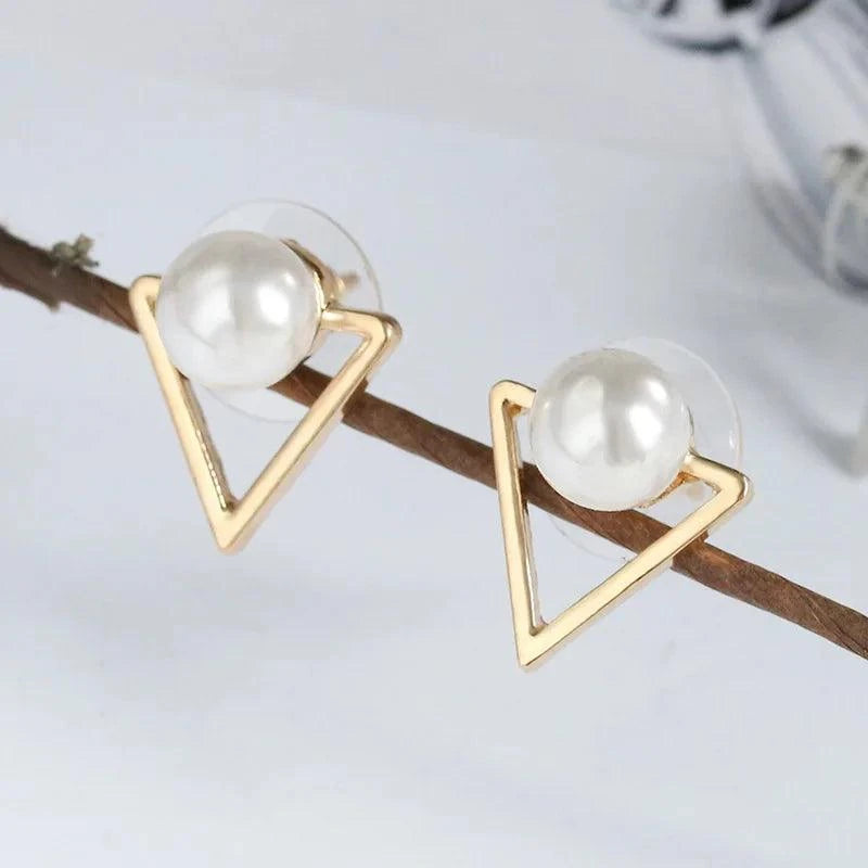 Silver Square Crystal Stud Earrings β¨π #HighEndFashionElevate your ear game with our Silver Square Crystal Stud Earrings β a dazzling testament to #HighEndFashion. Crafted with precision and adorned with sparkling crystSHOP ALL I WANTShop All I WantSilver Square Crystal Stud Earrings