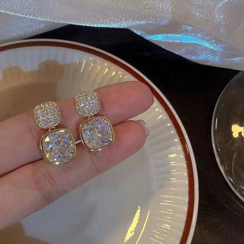 French Gold Pearl Earrings ๐ธ #KoreanFashionIntroducing our French Gold Pearl Earrings โ a harmonious blend of French sophistication and Korean fashion finesse. These earrings transcend cultural boundaries, ofSHOP ALL I WANTShop All I WantFrench Gold Pearl Earrings
