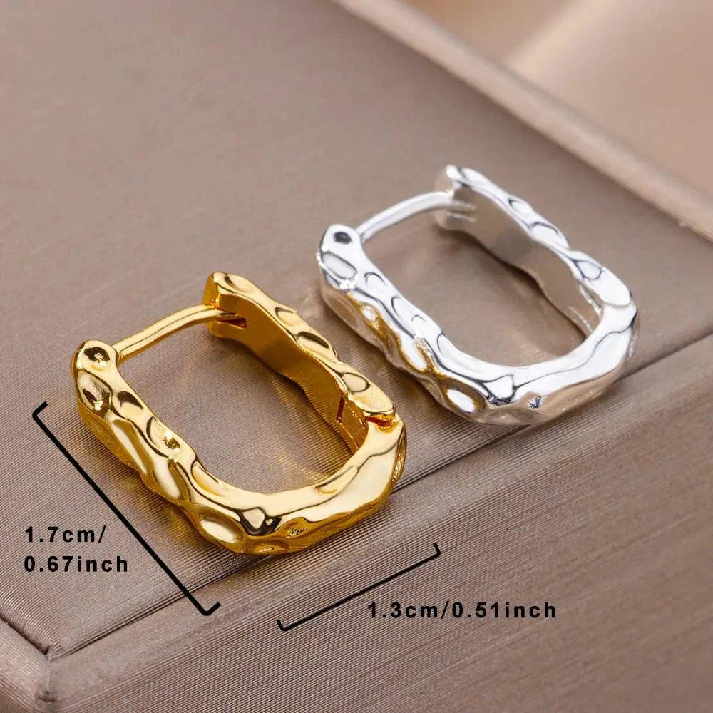 Shop All I WantU-Shaped Square Hoop Earrings 🔲💫 #AestheticJewelryIntroducing our U-Shaped Square Hoop Earrings – a bold and modern addition to your jewelry collection that seamlessly blends the classic hoop design with a contemporSHOP ALL I WANTShop All I WantSquare Shaped Earrings