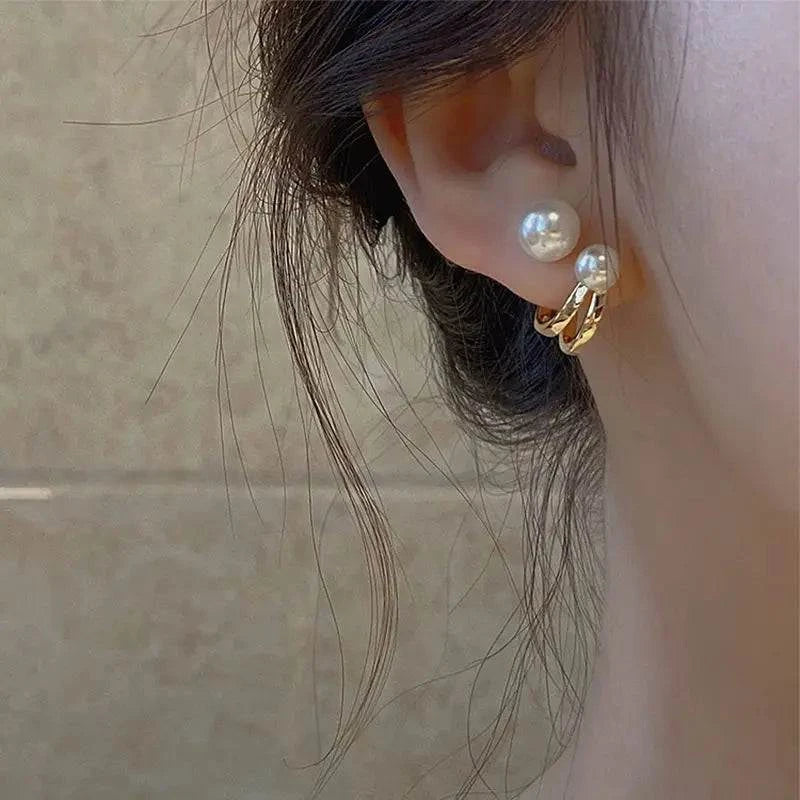 Silver Square Crystal Stud Earrings β¨π #HighEndFashionElevate your ear game with our Silver Square Crystal Stud Earrings β a dazzling testament to #HighEndFashion. Crafted with precision and adorned with sparkling crystSHOP ALL I WANTShop All I WantSilver Square Crystal Stud Earrings