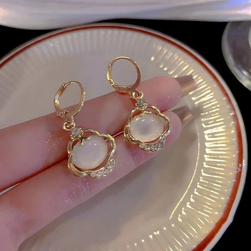 French Gold Pearl Earrings ๐ธ #KoreanFashionIntroducing our French Gold Pearl Earrings โ a harmonious blend of French sophistication and Korean fashion finesse. These earrings transcend cultural boundaries, ofSHOP ALL I WANTShop All I WantFrench Gold Pearl Earrings