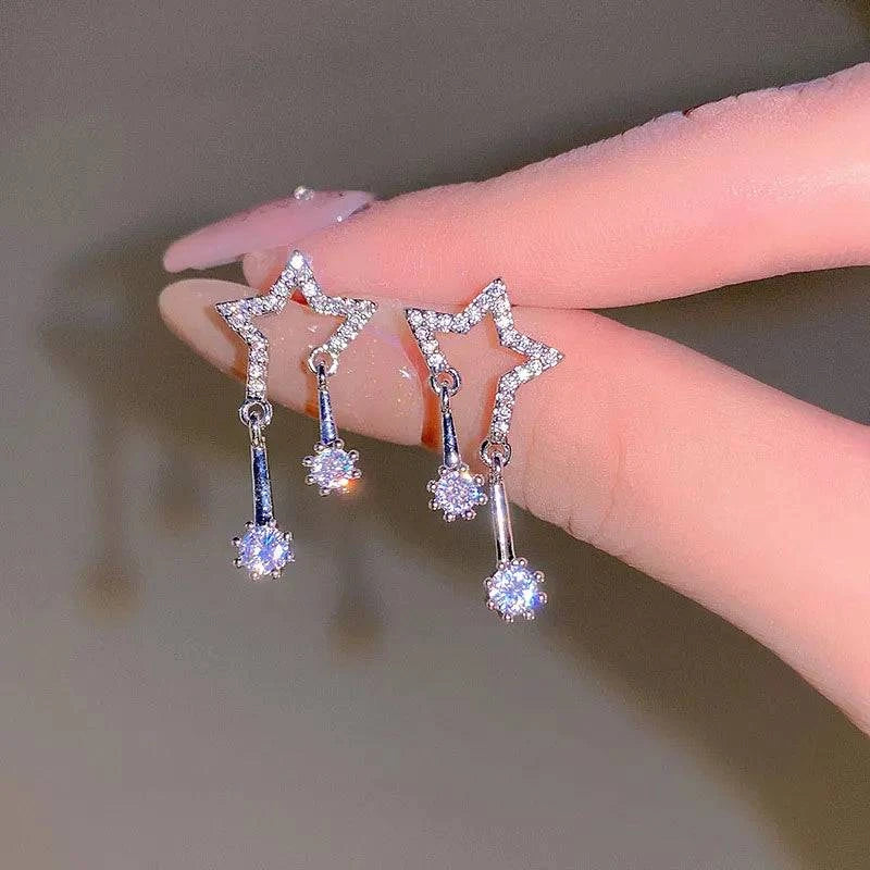 French Gold Pearl Earrings ๐ธ #KoreanFashionIntroducing our French Gold Pearl Earrings โ a harmonious blend of French sophistication and Korean fashion finesse. These earrings transcend cultural boundaries, ofSHOP ALL I WANTShop All I WantFrench Gold Pearl Earrings