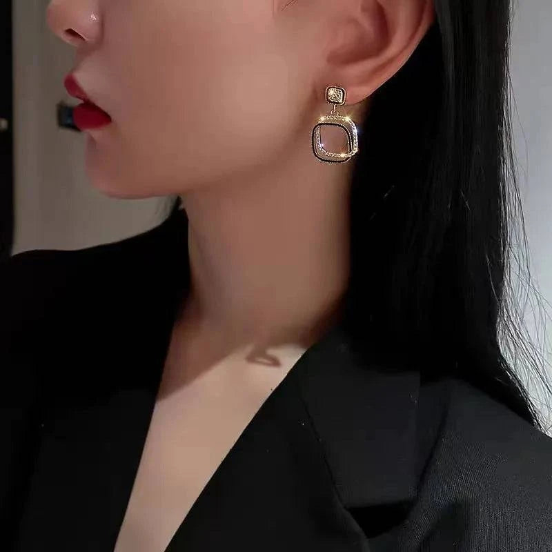 Silver Square Crystal Stud Earrings β¨π #HighEndFashionElevate your ear game with our Silver Square Crystal Stud Earrings β a dazzling testament to #HighEndFashion. Crafted with precision and adorned with sparkling crystSHOP ALL I WANTShop All I WantSilver Square Crystal Stud Earrings
