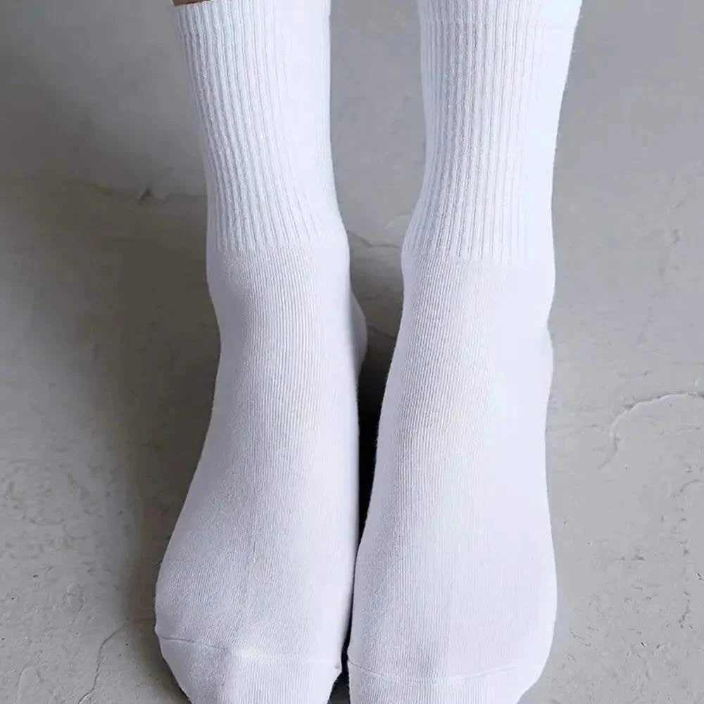 Shop All I Want SHOP ALL I WANT 🧦 7 Pairs Mid-Length Socks – Classic Black & White, Fashionable & Breathable for Women’s Casual & Sports 🌟