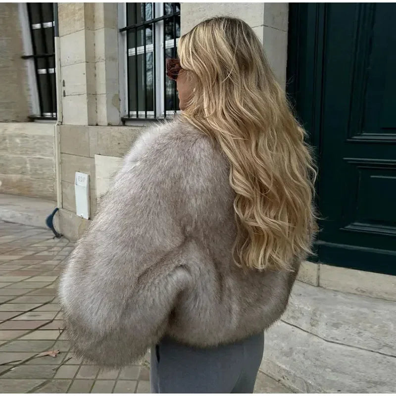 Elegant Fluffy Faux Fur Coat for Women – Luxury Winter Jacket & High Street Outerwear ❄️✨