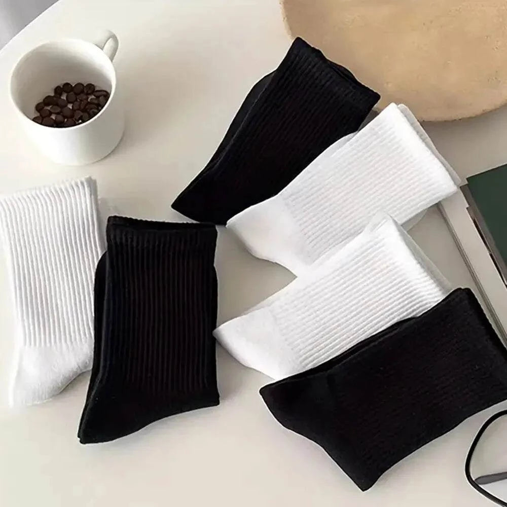 Shop All I Want SHOP ALL I WANT 🧦 7 Pairs Mid-Length Socks – Classic Black & White, Fashionable & Breathable for Women’s Casual & Sports 🌟