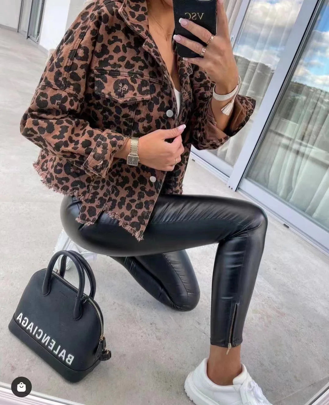 Leopard Denim Jacket for Women – Fashion Casual Long Sleeve Lapel Coat with Button Down & Chest Pocket 🍂✨