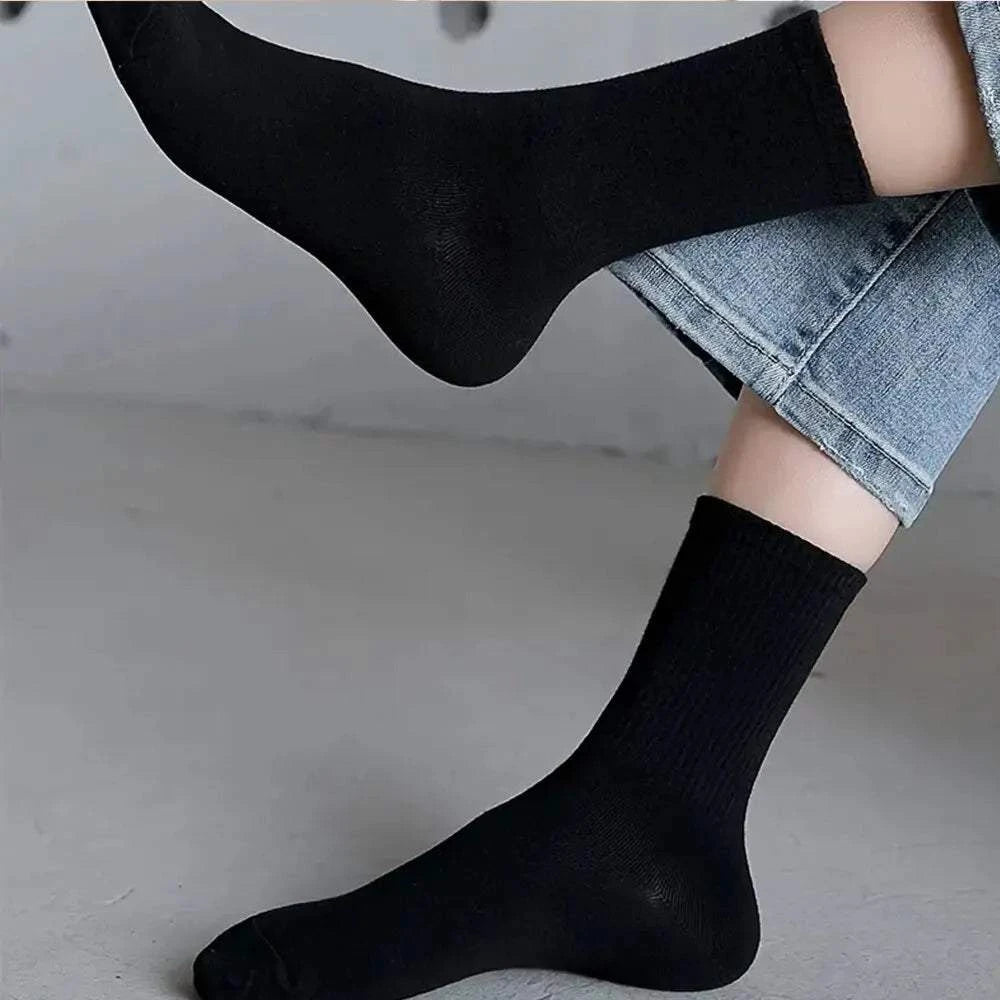 Shop All I Want SHOP ALL I WANT 🧦 7 Pairs Mid-Length Socks – Classic Black & White, Fashionable & Breathable for Women’s Casual & Sports 🌟