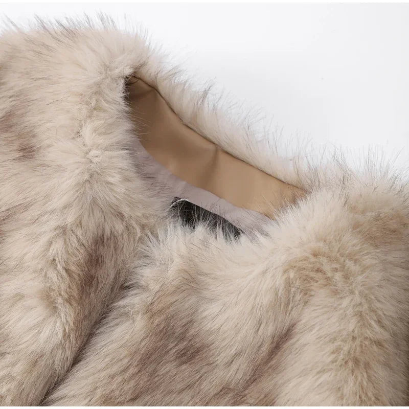 Elegant Fluffy Faux Fur Coat for Women – Luxury Winter Jacket & High Street Outerwear ❄️✨